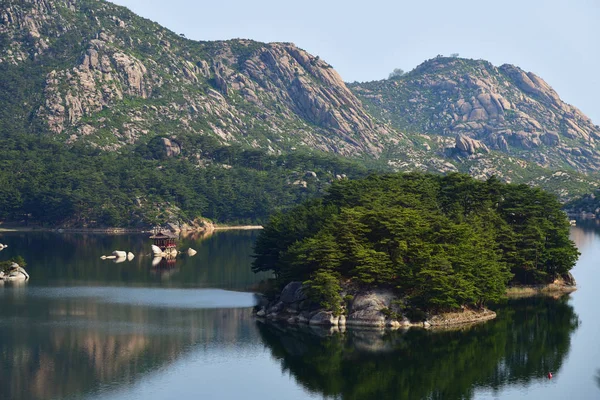 Samilpo lago paisaje. Corea del Norte —  Fotos de Stock