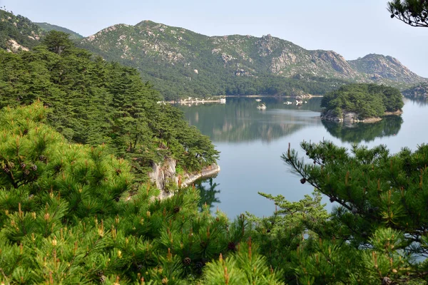 Samilpo lago paisaje. Corea del Norte —  Fotos de Stock