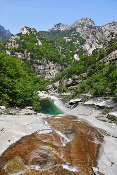 Noord-Korea. Diamond Mountains. Mt. Kumgang — Stockfoto