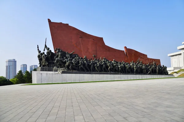 Pjöngjang, Nordkorea. Pjöngjang, Mansuhügel — Stockfoto