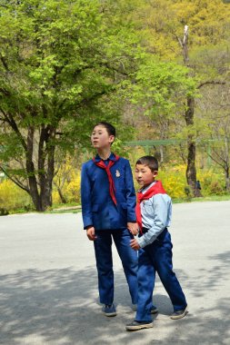 Pyongyang, Kuzey Kore. Öncü çocuklar