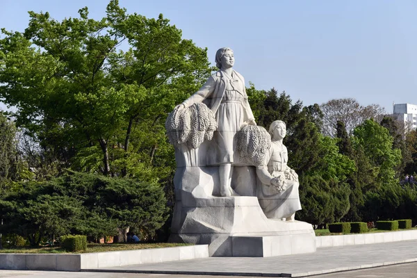 Pjöngjang, Nordkorea. Skulpturen — Stockfoto