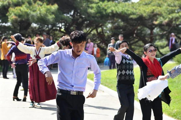 Pjöngjang, Nordkorea. Menschen — Stockfoto