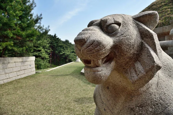 朝鲜。古代狮子雕塑 — 图库照片