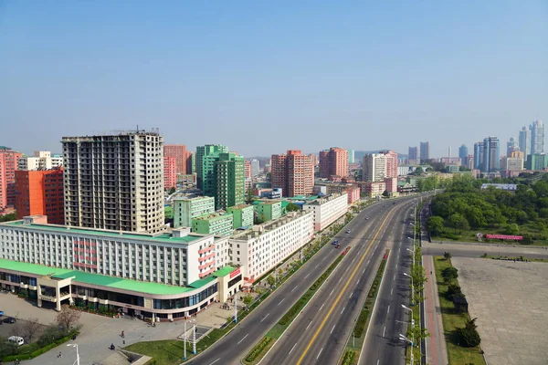 Kuzey Kore, Pyongyang. Şehrin yukarıdan görünümü — Stok fotoğraf