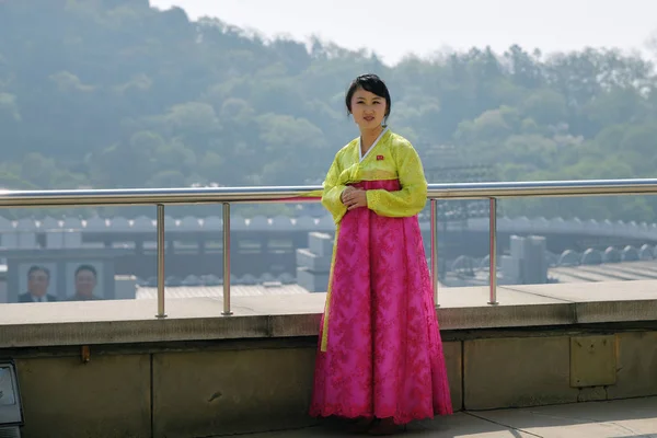 Pchjongjang, Severní Korea. Dívky — Stock fotografie