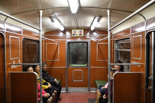 Pjöngjang, Nordkorea. U-Bahn — Stockfoto