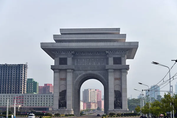 Pyongyang, Coreia do Norte. Pyongyang, Arco do Triunfo — Fotografia de Stock