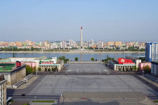 Pyongyang, Coreia do Norte. Praça Kim Il Sung — Fotografia de Stock