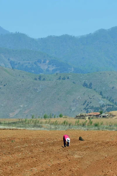 Noord-Korea platteland landschap — Stockfoto