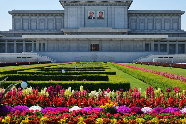 Мавзолей. Пхеньян, Північна Корея — стокове фото