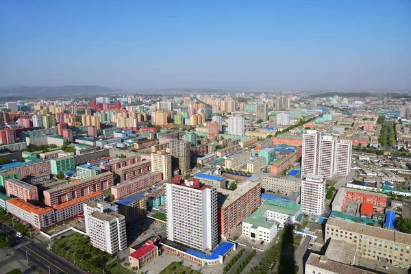 Βόρεια Κορέα, Πιονγκ Γιανγκ. Θέα της πόλης από πάνω — Φωτογραφία Αρχείου