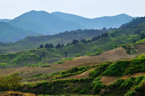 Bentang alam pedesaan Korea Utara — Foto Stok © znm666 #289763110