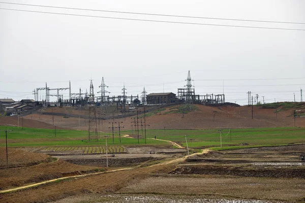 Corea del Norte. En la periferia de Pyongyang. Subestación eléctrica — Foto de Stock