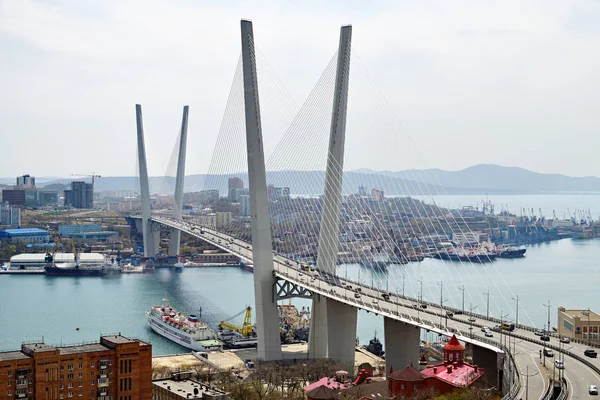 Wladiwostok, russland. Goldene Brücke — Stockfoto