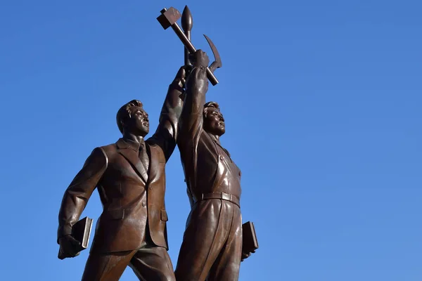 Torre y estatua de Juche, Pyongyang, Corea del Norte —  Fotos de Stock