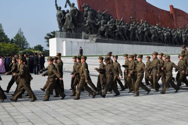 Pyongyang, Kuzey Kore. Pyongyang. Askerler