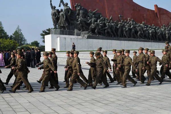 北朝鮮、平壌。平壌。兵士たち — ストック写真