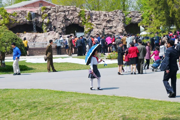 Pyongyang, North Korea. People — Stock Photo, Image