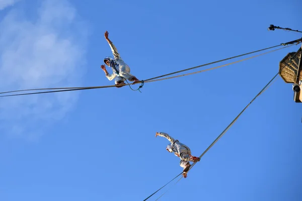 Moscow City Day, Russia. Ropewalker — Stock Photo, Image