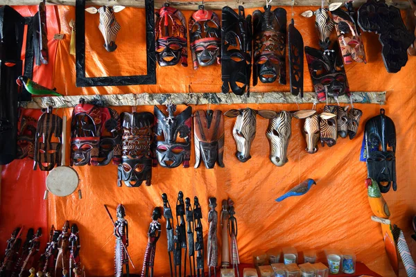 Tienda de máscaras africanas, Zanzíbar, Tanzania, África — Foto de Stock