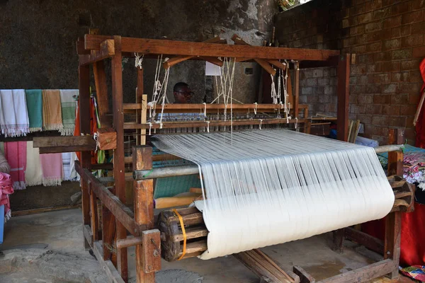 Weaver, Zanzibar city, Tanzanie, Afrika — Stock fotografie