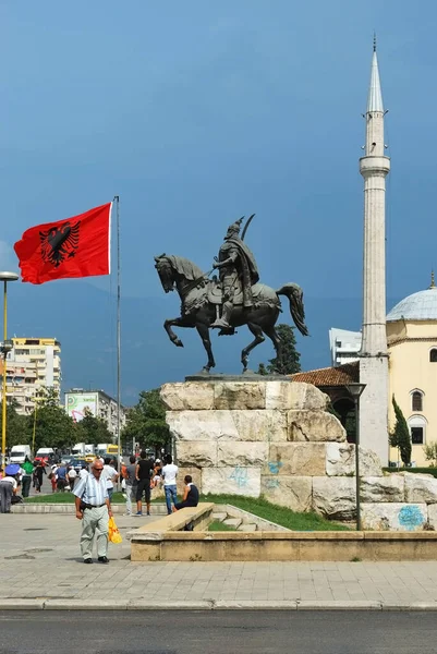 Tirana Albania Agosto 2009 Estatua Skanderberg Este Monumento 11M Fue — Foto de Stock