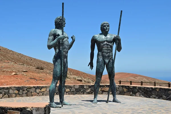 2008年6月20日 西班牙加那利群岛弗尔特文图拉 在弗尔特文图拉岛上的瓜兹国王和阿尤斯国王雕像 — 图库照片