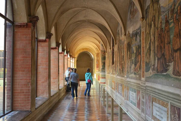 Tuscany Italy October 2012 Tourists Visit Benedictine Abbey Monte Oliveto — Stock Photo, Image