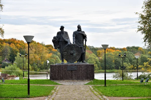 Staraya Ladoga Russia October 2020 Monument Two Princes Rurik Prophetic — Stock Photo, Image