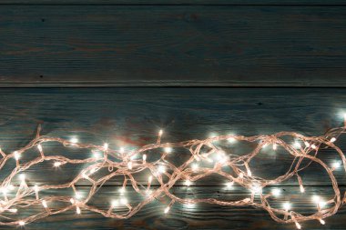 Noel rustik arka plan - vintage ahşap ışıkları ve serbest metin alanı ile dalgalı