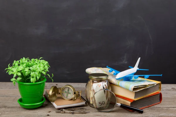 Jar Met Geld Voor Een Reis Vliegtuig Kaarten Paspoort Andere — Stockfoto