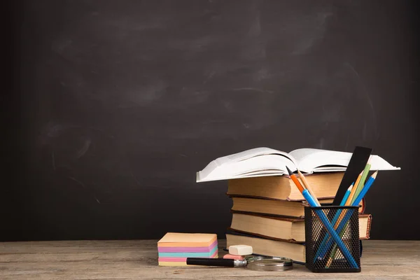 Concepto Educativo Libros Sobre Escritorio Auditorio — Foto de Stock