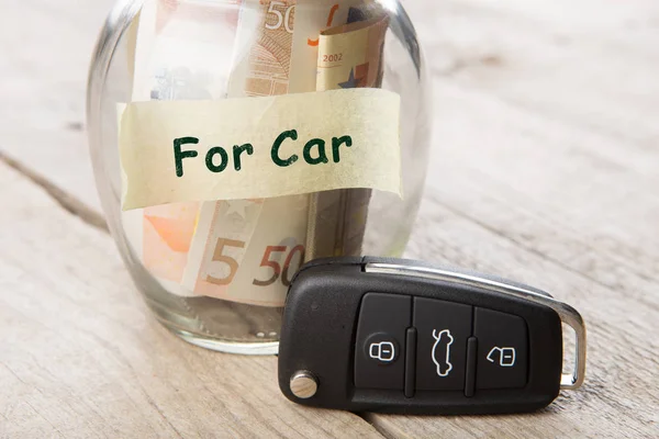 Οικονομικών Έννοια Αυτοκίνητο Χρήματα Γυαλί Λέξη Για Αυτοκίνητο Και Κλειδί — Φωτογραφία Αρχείου