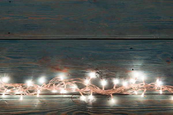 クリスマスの素朴な背景 ヴィンテージ桟橋の木材ライトとフリー テキスト スペース — ストック写真