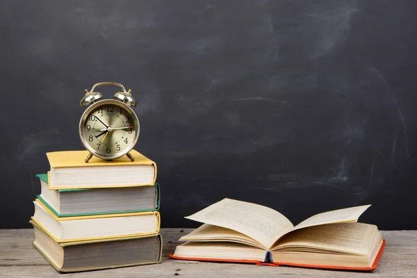 Concepto Educativo Libros Sobre Escritorio Auditorio — Foto de Stock