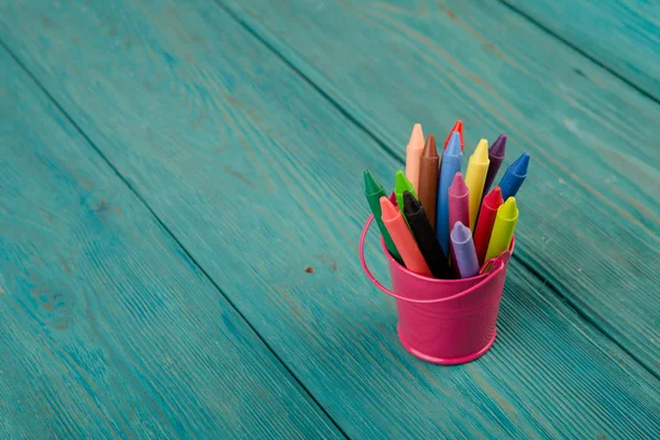 Kova renkli boya kalemi — Stok fotoğraf