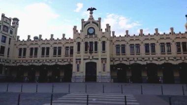 Valencia, İspanya, 29 Ekim 2019: Estacio Del Nord tren istasyonunun önü