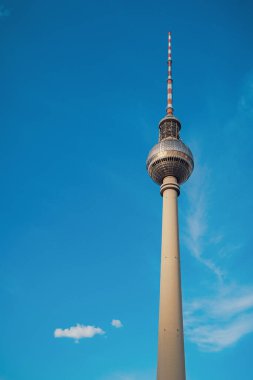 Berliner Fernsehturm TV kulesi Berlin, Almanya 'daki en yüksek binadır.