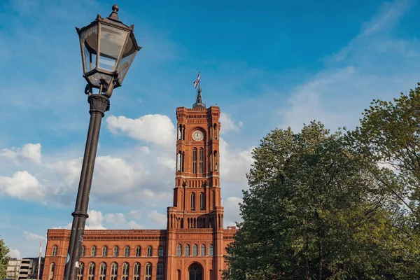 시청은 베를린의 역사적 중심지에 로테스 우스로 알려져 — 스톡 사진