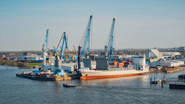 Hamburg Germany April 2018 Loading Operation Port Hamburg Elbe River — Stock Photo, Image