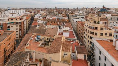 Torres de Quart 'ın tepesinden tarihi Valencia kasabasının manzarası.