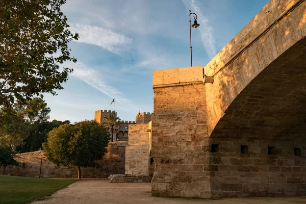 View Serranos Towers Serranos Bridge Turia Garden — Stock Photo, Image