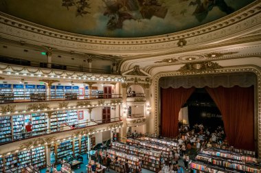 Buenos Aires, Arjantin - 1 Şubat 2018 El Año Büyük Kitap Dükkanı