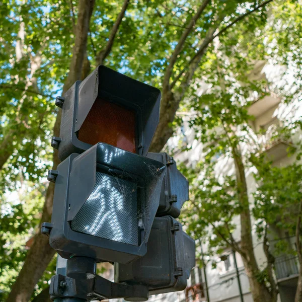 White Traffic Light Walking Man Allows Pedestrians Cross Street — Stock Photo, Image