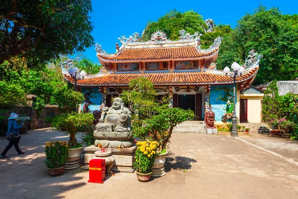 越南丹南市大理石山中的寺庙塔 — 图库照片