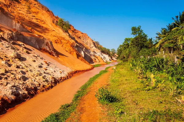 Fairy Stream Suoi Tien Pequeno Riacho Escondido Atrás Dunas Areia — Fotografia de Stock