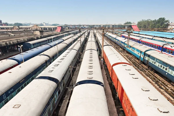 Treinstation Veel Treinen New Delhi India — Stockfoto