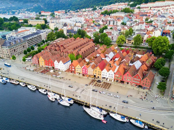 Аэропанорама Брюггена Bryggen Серия Коммерческих Зданий Гавани Vagen Мбаппе Норвегия — стоковое фото