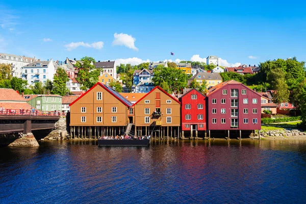 Färgglada Gamla Hus Vid Floden Nidelva Vall Centrala Trondheim Gamla — Stockfoto